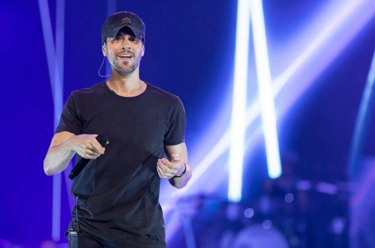 <p><span style="color:#000000"><strong>Latin dünyasının en etkili sanatçılarından biri olarak görülen Grammy ödüllü yıldız Enrique Iglesias, geçtiğimiz günlerde Mısır'ın gözde tatil merkezlerinden biri olan Sharm El Sheikh'te sahne aldı.</strong></span></p>