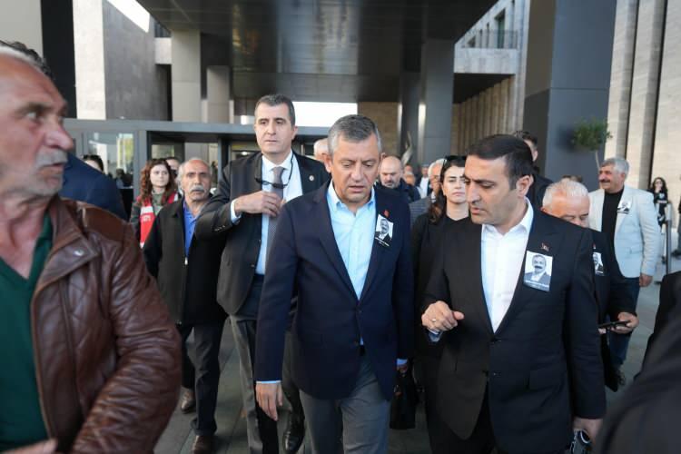 <p>16 YIL CEZAEVİNDE KALMIŞ PSİKOLOJİK TEDAVİ GÖRMMÜŞ</p>
<p>Asayiş Şube Müdürlüğü, Cinayet Büro Amirliğinde sorgusuna devam edilen ve 1 gün ek gözetim izni alınan şüpheli Selçuk Tengioğlu’nun poliste yapılan sorgusunda olayı planlamadığını ve bir anda yapmaya karar verdiğini söylediği öğrenildi.</p>