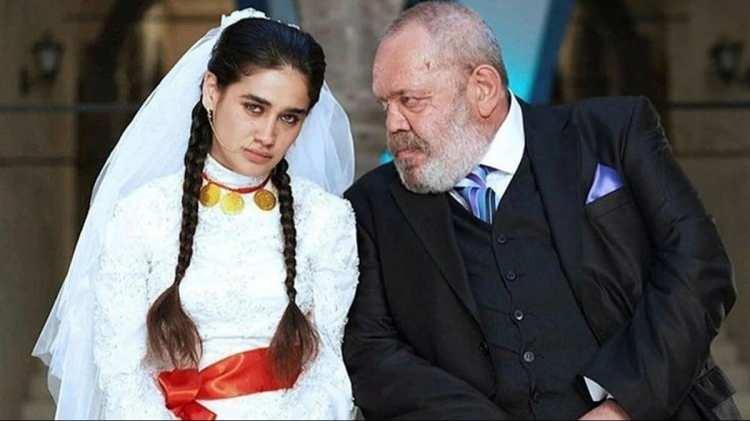 <p>Onur Akay, Meltem Miraloğlu hakkında çok konuşulacak yeni iddialarda bulundu. </p>