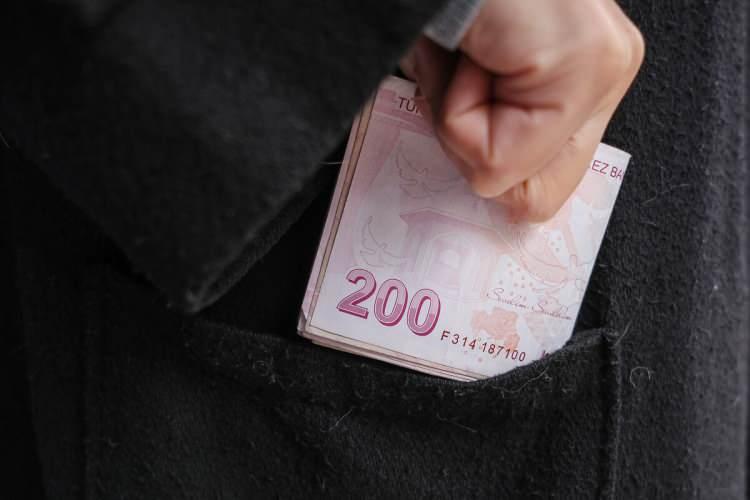 <p>7534.06 D&ouml;şemeci (Gemi)</p>

<p>7534.07 Otomotiv Koltuk İmal İş&ccedil;isi</p>

<p>7534.08 Yatak Karkası Spiral Makinesi Operat&ouml;r&uuml;</p>

<p>7534.09 Yatak Ke&ccedil;eleme İş&ccedil;isi</p>

<p>7534.10 Mobilya D&ouml;şemecisi (Nezaret&ccedil;i Ustabaşı)</p>

<p>7534.11 Mobilya İskeleti Ve D&ouml;şemecisi</p>

<p>7534.12 Mobilya D&ouml;şeme Dikim İş&ccedil;isi</p>

<p>7535.01 Deri Boyama Ve Cilalama İş&ccedil;isi</p>

<p>7535.02 Deri İş&ccedil;isi</p>

<p>7535.03 Deri Islah İş&ccedil;isi (Elle)</p>

<p>7535.04 Deri Temizleme İş&ccedil;isi (Elle)</p>

<p>7535.05 Deri Yarma İş&ccedil;isi</p>

<p>7535.06 Diğer Deri İş&ccedil;ileri</p>

<p>7535.07 Diğer Post İş&ccedil;ileri</p>

<p>7535.08 Diğer &Uuml;retim Nezaret&ccedil;i Ve Ustabaşıları (Ham Deri)</p>

<p>7535.09 Mahl&uuml;l Hazırlama İş&ccedil;isi (Debbağlık)</p>

<p>7535.10 Post Ayıklama Ve Tıraşlama İş&ccedil;isi</p>

<p>7535.11 Post Ayırma İş&ccedil;isi</p>

<p>7535.12 Post Boyama İş&ccedil;isi (Elle)</p>

<p>7535.13 Post Germe İş&ccedil;isi</p>

<p>7535.14 Post Temizleme İş&ccedil;isi (Elle)</p>

<p>7535.15 Post Ve Deri Ayırıcısı</p>

<p>7535.16 Post Yumuşatma İş&ccedil;isi</p>

<p>7535.17 Deri İşlemecisi</p>

<p>7535.18 Deri Kesici (Ayakkabı,eldiven Ve Giyecek Hari&ccedil;)</p>

<p>7535.19 Debbağ (Sepici)</p>

<p>7535.20 Deri Germe Makinesi İş&ccedil;isi</p>

<p>7535.21 Deri Yaş İşlenti Sorumlusu</p>

<p>7535.22 Diğer Debbağlar</p>

<p>7535.23 Deri İşlenti Sorumlusu</p>

<p>7535.24 Deri Bitim İşlemleri (Finisaj) Sorumlusu</p>
