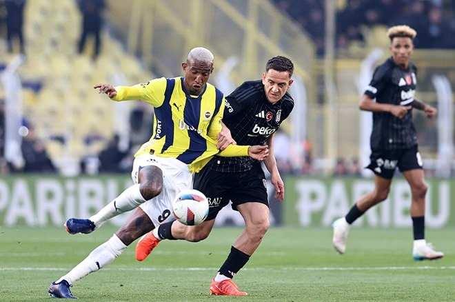 <p>Trendyol Süper Lig'in 34. haftasında Fenerbahçe ile Beşiktaş Kadıköy'de karşılaştı.</p>