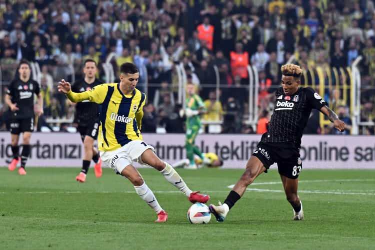 <p>Siyah-Beyazlılara ezeli rakibi karşısında galibiyeti getiren golü atan isim, ilk yarıda penaltıyı kaçıran Gedson Fernandes'ti.</p>