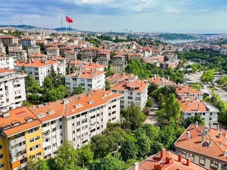 <p>Bu rakamlar, dar gelirli vatandaşlar için ev sahibi olmayı oldukça zorlaştırırken, yatırımcıların ilgisini ise daha da artırıyor. </p>