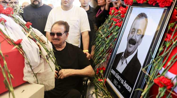 <p>TBMM Başkanvekili ve DEM Parti İstanbul Milletvekili Sırrı Süreyya Önder, 3 Mayıs 2025 Cumartesi günü çoklu organ yetmezliği nedeniyle hayatını kaybetti.</p>