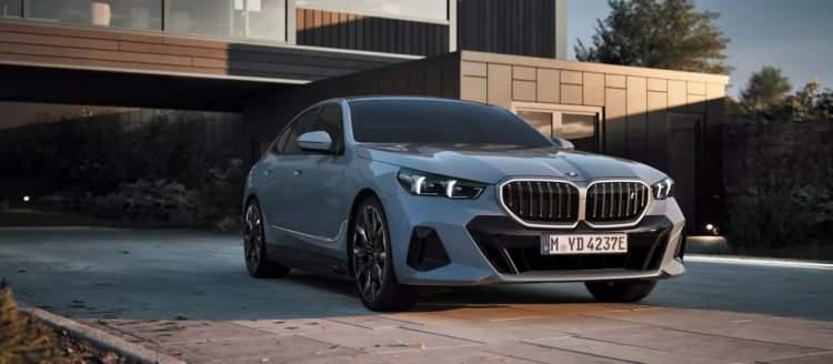 <p>4. BMW 5 Series(Hybrid)</p>