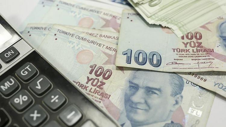<p>Böylece çalışma hayatında önemli değişiklikler hayatımıza girerken yenileri de hazırlanıyor. Önümüzdeki dönemde yeni düzenlemeler ile çalışanların emeklilerin, ev kadınlarının hayatında yenilikler devreye girmiş olacak..</p>