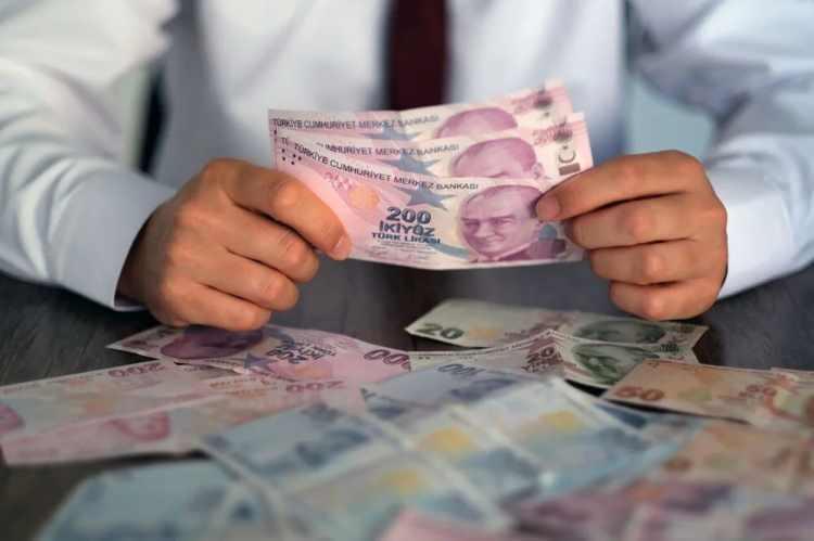 <p>-Geçici işçilere 12 ay çalışma imkanı</p><p> </p><p>-Ücretsiz izin için nakit ödeme imkanı getirildi</p><p> </p><p>-Üniversiteli gençlere çalışma imkanı</p><p> </p><p>KAYNAK:TAKVİM.COM.TR</p>