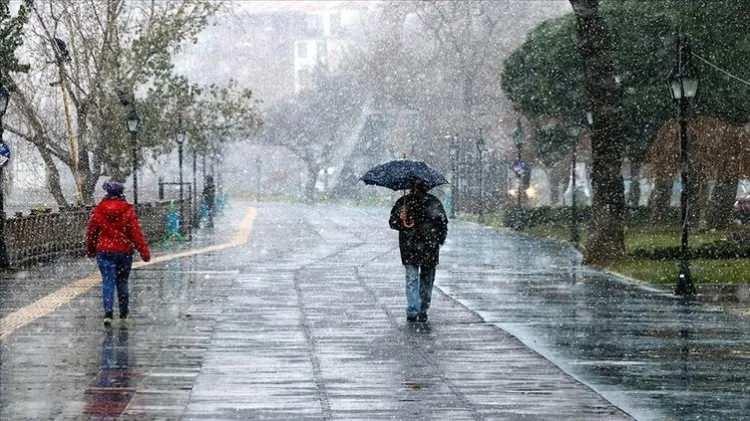 <p>HAVA SICAKLIĞI: Hava sıcaklığının, yurt genelinde mevsim normallerinin üzerinde seyretmeye devam edeceği tahmin ediliyor.</p>

<p> </p>

<p> </p>

<p>RÜZGAR: Genellikle güney yönlerden hafif, ara sıra orta kuvvette, yağış alan yerlerde yağış anında kuvvetli esmesi bekleniyor.</p>
