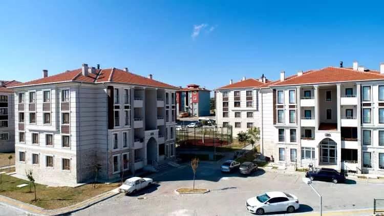 <p><strong>KATILIM TEMİNATI TUTARI NE KADAR?</strong></p>

<p> </p>

<p>* Muhammen bedeli 799 bin 999 liraya kadar olanlar için 50 bin lira</p>

<p> </p>
