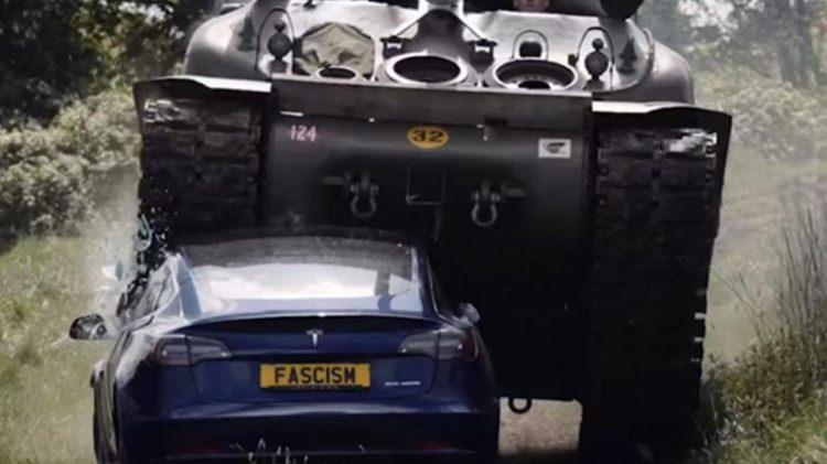 <p>Savaş sırasında faşizmi bizzat gördüğünü söyleyen gazi Ken Turner, Musk'ın Tesla otomobillerden elde edilen geliri Avrupa'daki savaşları finanse etmek için kullandığını iddia etti.</p>