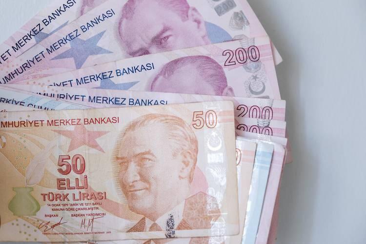 <p>3152.13 İç Su Aracı Sürücüsü</p>
<p>3152.14 Tren Ferisi Kaptanı</p>
<p>3152.15 Güverte İşletme Teknisyeni/Gemi Yönetimi</p>
<p>3152.16 Romorkör Kaptanı</p>
<p>3152.17 Gemi Elektroniği Ve Haberleşme Zabiti</p>
<p>3152.18 Yat Kaptanı</p>
<p>3152.19 Uzakyol Birinci Zabiti</p>
<p>3152.20 Feribot Kaptanı</p>
<p>3152.21 Uzakyol Vardiya Zabiti</p>
<p>3152.22 Sınırlı Kaptan</p>
<p>3311.01 Finans ve Borsa Hizmetleri Elemanı/Borsa</p>
<p>3311.02 Döviz Alım Satım Aracısı (Broker)</p>
<p>3311.03 Menkul Kıymetler ve Sermaye Piyasası Meslek</p>
<p>3311.04 Kambiyocu</p>
<p>3311.05 Emtia Borsası Meslek Elemanı</p>
<p>3311.06 Borsa ve Finans Meslek Elemanı</p>
<p>3311.07 Finans Hizmetleri Elemanı</p>
<p>3312.01 Kredilendirme Görevlisi</p>
<p>3312.02 Mortgage Görevlisi</p>
<p>3313.01 Muhasebe Yardımcı Elemanı</p>
<p>3313.02 Maliye Meslek Elemanı</p>
<p>3314.01 Diğer İstatistik Ve Matematik Teknisyenleri</p>
<p>3315.01 Mezatçı</p>
<p>3315.02 Muhammin</p>
<p>3315.03 Sigorta Eksperi</p>
<p>3315.04 Sigorta Eksperi (Motorlu Kara Taşıtları-Kaza)</p>
<p>3315.05 Nümismat</p>
<p>3315.06 Motorlu Kara Taşıtları Eksperi</p>
<p>3315.07 Başkeşifçi (Gemi)</p>
<p>3315.08 Gayrimenkul ve Varlık Değerleme Uzmanı</p>