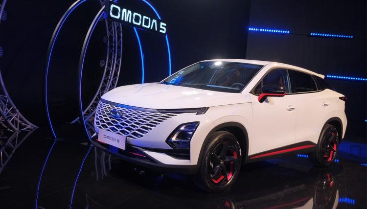 <p>Chery OMODA 5 PRO 2025 model yılı, Exceptional versiyonuna özel 300 bin lira nakit indirimi ve 200 bin lira 11 ay bireysel kredi, Intelligent versiyonuna özel 250 bin lira nakit indirimi ve 200 bin lira 11 ay bireysel kredi imkanı sunuluyor.</p>