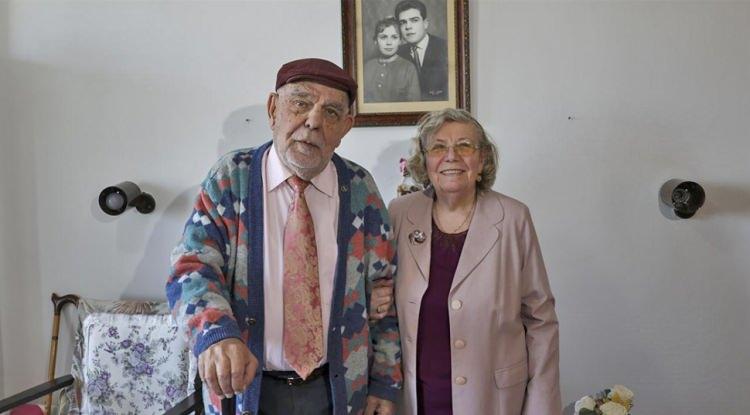 <p><span style="color:#800080"><strong>12 YILDIR HUZUREVİNDE YAŞIYORLAR</strong></span></p>
<p>Gücü çifti, yaklaşık 12 yıldır Aile ve Sosyal Hizmetler Bakanlığına bağlı Etiler Huzurevi Yaşlı Bakım ve Rehabilitasyon Merkezinde yaşamlarını sürdürüyor.</p>