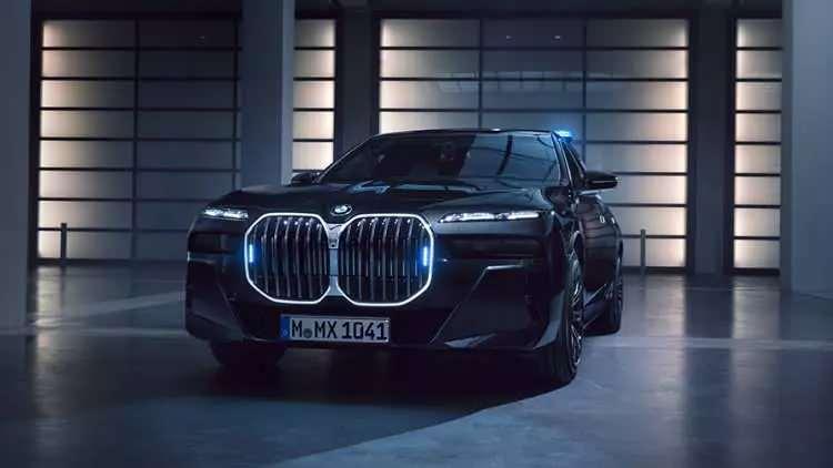 <p><strong>BMW- </strong></p>
<p> </p>
<p>BMW i4 1.5 milyon liraya 6 ay vadede 0 faiz, 12 ayda 1.89 faiz ve aylık ödemesi 141 bin 704 lira, 24 ayda 2.99 faiz ve aylık ödemesi 89 bin 907 lira.</p>