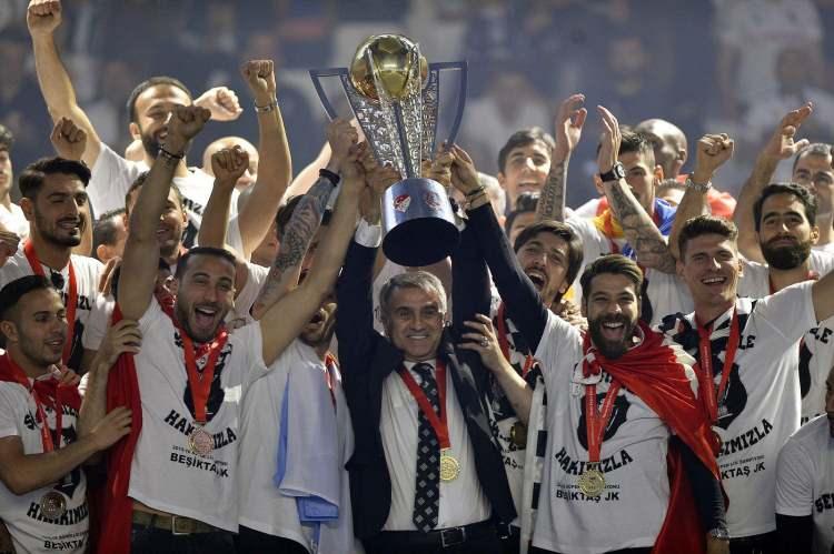 <p>* 2015-2016<br />
<br />
* Şenol Güneş | Beşiktaş</p>