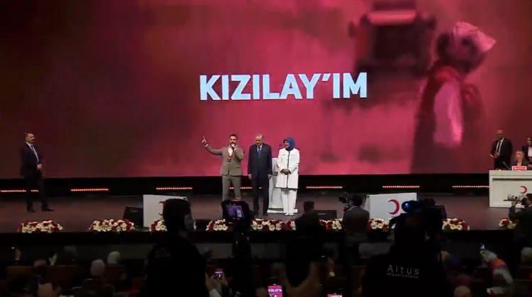 <p><span style="color:#800000"><strong>KIZILAY BESTESİ BÜYÜKB EĞENİ TOPLADI</strong></span></p>
<p><span style="color:#000000">Akçıl'ın sosyal medyada gündem olan bestesine, kullanıcılardan beğeni ve yorum yağdı. </span></p>