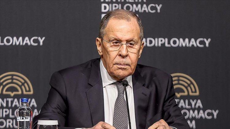 <p>Rusya Dışişleri Bakanlığı, "Pahalgam yakınlarındaki terör saldırısının ardından Hindistan ile Pakistan arasında askeri çatışmanın tırmanmasından derin endişe duyuyoruz" dedi. Bakanlıktan yapılan açıklamada "Bölgedeki durumun daha da kötüleşmesini önlemek için ilgili tarafları itidal göstermeye çağırıyoruz. Yeni Delhi ile İslamabad arasındaki mevcut anlaşmazlıkların, 1972 Simla Anlaşması ve 1999 Lahor Deklarasyonu hükümlerine uygun olarak ikili bazda barışçıl siyasi-diplomatik yollarla çözülmesini umuyoruz" denildi.</p>