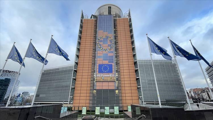 <p>Politik risk danışmanlık şirketi Eurasia Group'un Güney Asya Uygulama Başkanı ve Hindistan Ananta Aspen Merkezi'nde araştırmacı olan Pramit Pal Chaudhuri, Hindistan'ın Pahalgam'daki saldırıya nasıl misilleme yaparsa yapsın Brüksel'den bir sorun beklemediğini söyledi.</p>