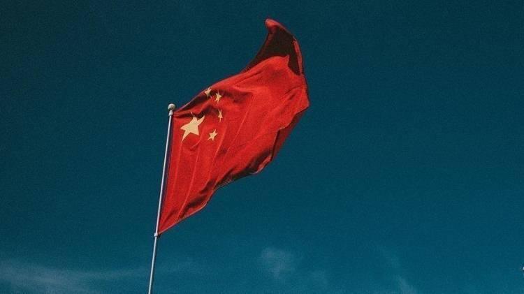 <p>Çin Dışişleri Bakanlığı’ndan bugün yapılan açıklamada, Hindistan'ın Pakistan'da düzenlediği operasyondan endişe duyulduğu bildirildi. Hindistan ile Pakistan'ın daima birbirlerine ve Çin'e komşu olacağı kaydedilen açıklamada, taraflara barış ile istikrarın genel yararına hareket ederek, sakin ve itidalli davranma, durumu daha karmaşık hale getirecek adımlardan kaçınma çağrısı yapıldı.</p>