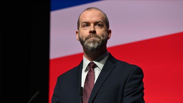 <p>İngiltere Ticaret Bakanı Jonathan Reynolds, Hindistan ile Pakistan arasında Keşmir'deki gelişmeler nedeniyle başlayan gerginliği BBC'ye değerlendirdi. Dışişleri Bakanı David Lammy'nin Hindistan, Pakistan, ABD ve Avrupalı yetkililerle bölgedeki gerginliği ele aldığını anlatan Reynolds, bölgedeki durumun çok büyük endişe verdiğini dile getirdi.</p>
