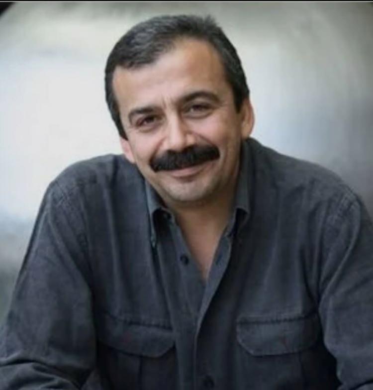 <p><strong>ATA DEMİRER</strong></p>

<p>"Seni &ccedil;ok &ouml;zleyeceğiz."</p>
