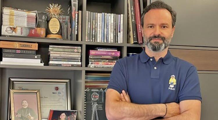 <p>Geçtiğimiz haftalarda dizinin yapımcısı Timur Savcı da Aybüke Pusat'a seçenek sunduklarını ancak Pusat'ın uzlaşmaya yanaşmadığını dile getirmişti.</p>