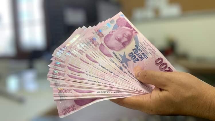 <p><strong>10 BİN 500 TL</strong></p>