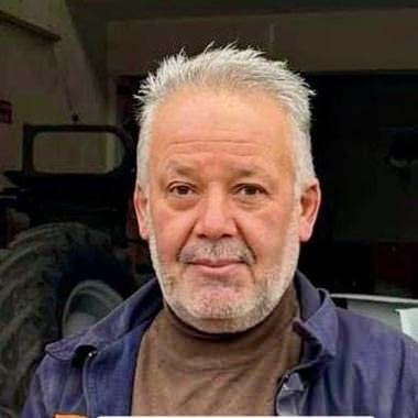 <p>Kavga sırasında Mehmet Demirci, yanındaki av tüfeği ile akrabası olan Abdullah Demirci ile kız kardeşi Havva Demirci (50) ve yeğeni Erhan Demirci’ye (35) ateş edip, kaçtı.</p>