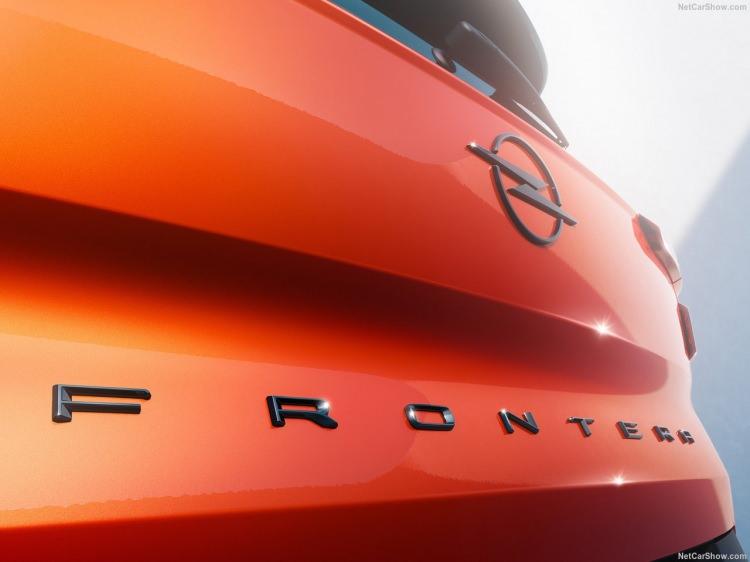 <p>Yeni Opel Frontera Hybrid ise 48 volt hibrit teknolojisine sahip 100 kW (136 HP) güce sahip turboşarjlı benzinli motorla sunuluyor.</p>