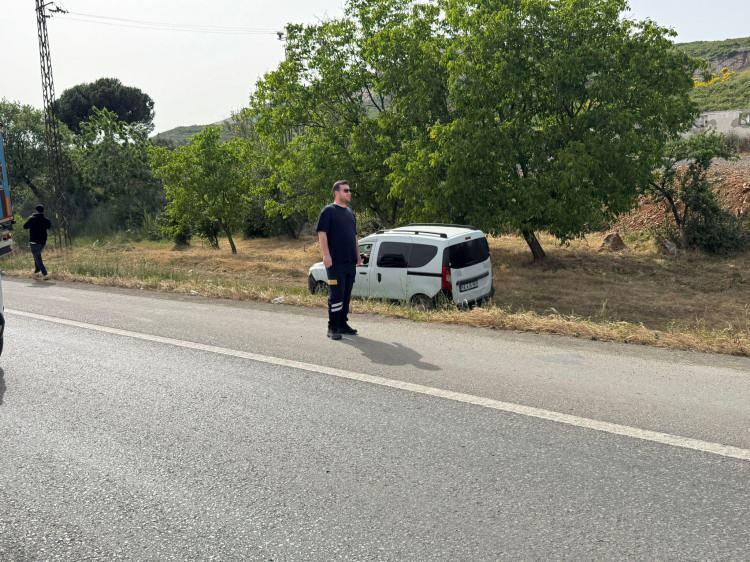 <p>Sürücünün hayati tehlikesinin bulunmadığı öğrenildi.</p>