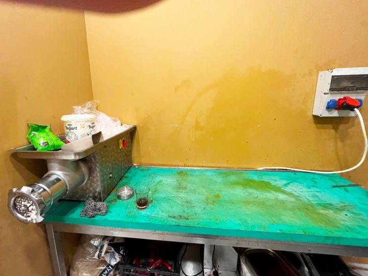 <p>Bu kapsamda fırın, pastane, restoran, kasap, market gibi gıda işletmeleri ekipler tarafından düzenli olarak denetleniyor ve gerekli işlemler yapılıyor. </p>