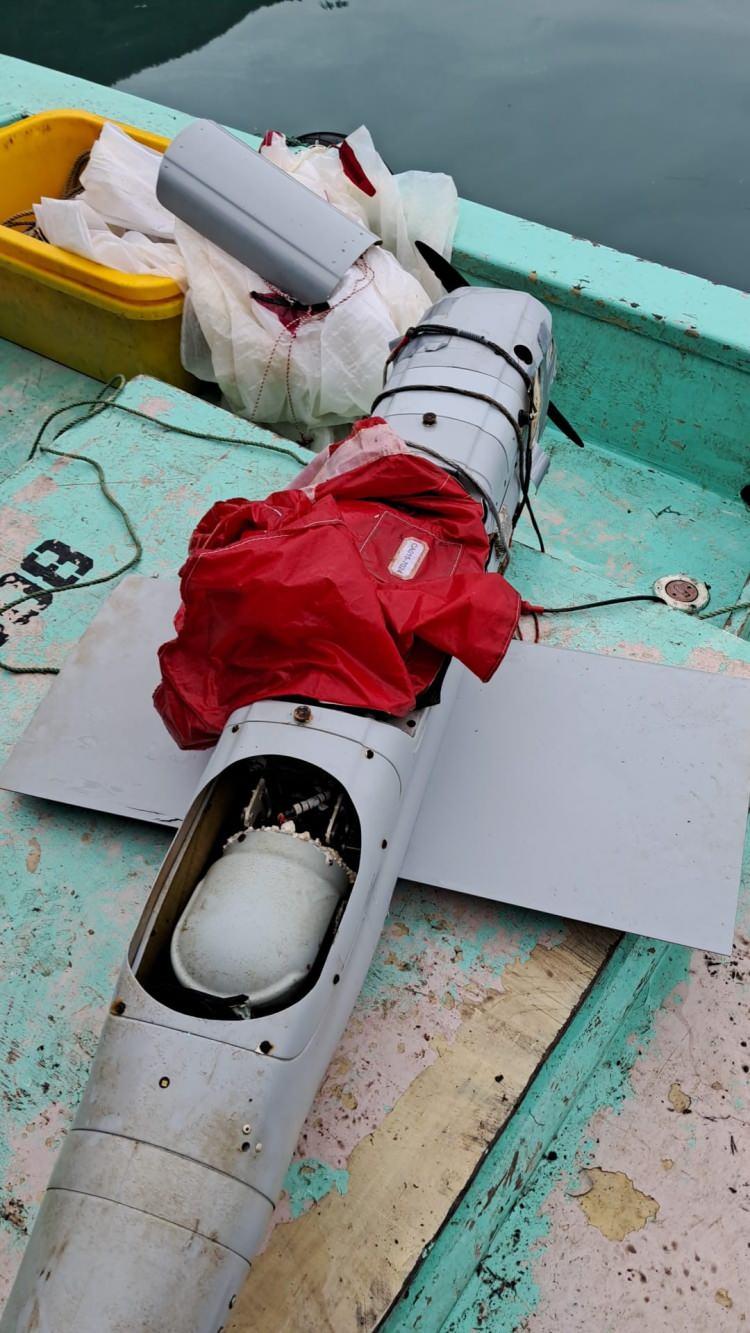 <p>Balıkçılar tarafından tekneye alınarak kıyıya çıkartılan İHA Sahil Güvenlik Komutanlığı ekiplerine teslim edildi. </p>
