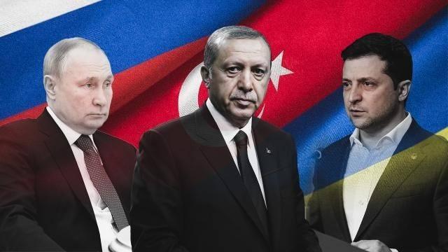 <p><span style="color:#B22222"><strong>DÜNYA LİDERLERİ İSTANBUL'DA BULUŞACAK!</strong></span></p>
<p> </p>
<p>2022 yılında İstanbul’da başlayan ancak daha sonra kesintiye uğrayan Rusya-Ukrayna barış görüşmeleri, yeniden gündemde. </p>
<p> </p>
<p><strong>Cumhurbaşkanı Recep Tayyip Erdoğan’ın çağrısı ve arabuluculuk rolüyle, tarafların 15 Mayıs’ta İstanbul’da yüz yüze gelmesi bekleniyor.</strong></p>