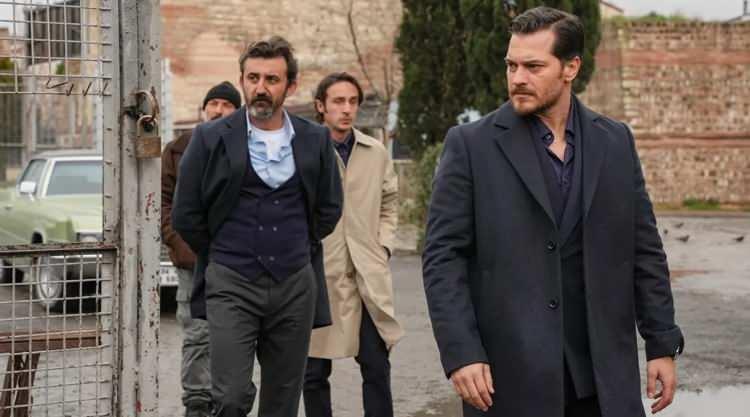 <p><span style="color:#000000">Kısa süre önce yayın hayatına başlayan Eşref Rüya dizisi hakkında dikkat çeken bir iddia ortaya atıldı. </span></p>