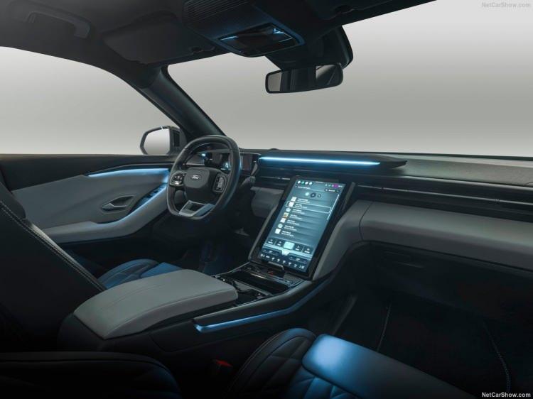 <p>Ford'un tamamen elektrikli Explorer ve Capri modelleri ile Ford Otosan tarafından üretilen Puma Gen-E, E-Tourneo Courier ve E-Tourneo Custom görkemli bir lansmanla basına tanıtıldı.<br />
<br />
İŞTE OTOMOBİLLERİN FİYATLARI VE ÖZELLİKLERİ</p>