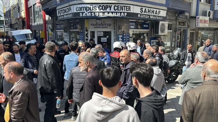 <p>İhbarla bölgeye polis ve sağlık ekipleri sevk edildi. Yaralılar, sağlık görevlilerinin ilk müdahalesi sonrası, Samsun Eğitim ve Araştırma Hastanesi'ne kaldırıldı. </p>
