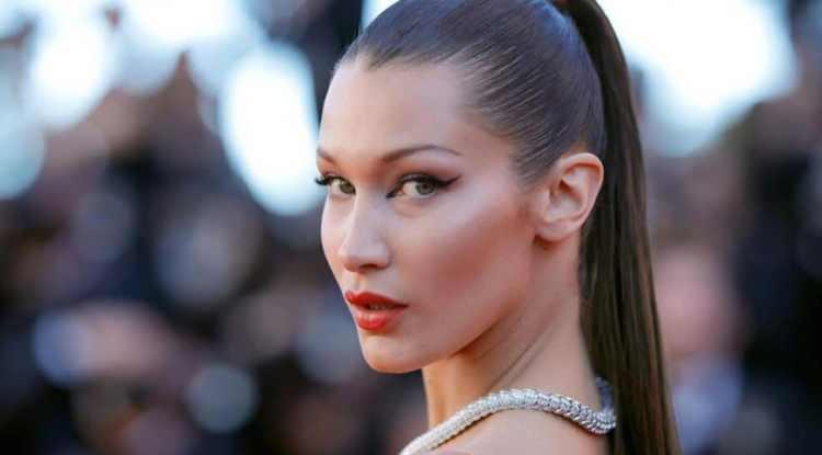 <p>Genç kadın, <em><strong>"Bu yüzden işteyken, çalışan o kızın Belinda olduğunu söylüyorum. Belinda sadece işini yapıyor. Bella sabah 5'ten 7'ye kadar ağlayabilir ama işe gittiğinde yüzünde bir gülümseme vardır ve işini yapıp üstesinden gelecektir. İşte benim için Belinda bu</strong></em><em><strong>" </strong></em>diye ekliyor.</p>