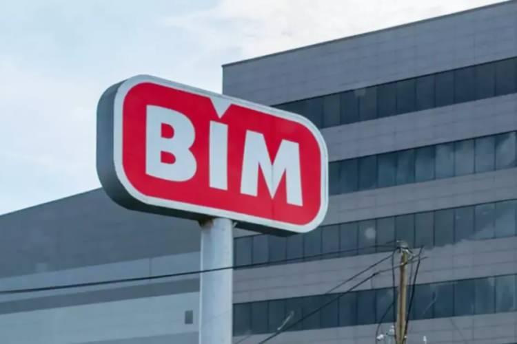 <p>Peki bu hafta BİM aktüel ürünler kataloğunda hangi ürünler var? BİM marketlerinde bu hafta hangi ürünlerde indirim mevcut? Ev eşyalarından mutfak malzemelerine, piknik eşyalarına kadar kaçırılmayacak fırsatlar BİM mağazalarında sizi bekliyor. İşte 13-14-16 Mayıs 2025 BİM aktüel ürünler kataloğu...</p>