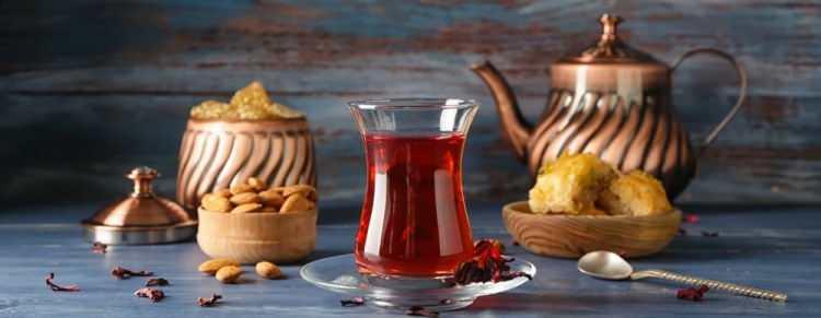 <p>Çay tüketimi, sadece bir içecek alışkanlığı değil, aynı zamanda kültürel bir fenomen haline gelmiştir.</p>
