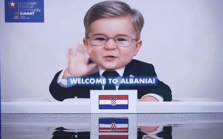 <p><strong><span style="color:#B22222">ALEKSANDAR VUČIĆ </span> |  Sırbistan Başkanı</strong></p>

<p> </p>
