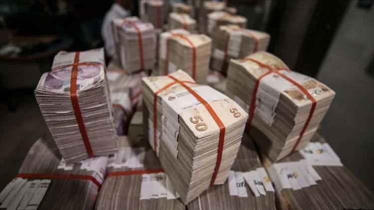 <p>Maaşını taşıyan emeklilere 12.000 TL ile 27.000 TL arasında değişen promosyonlar sunuluyor. En yüksek promosyon veren bankalar ve kampanya detayları şu şekilde:</p>