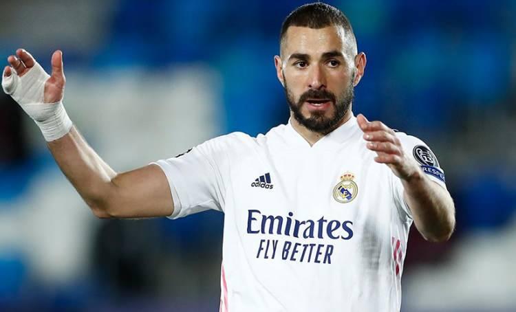 <p><span style="color:#B22222"><strong>8.Karim Benzema, futbol: </strong></span></p>
<p> </p>
<p>104 milyon dolar (78,2 milyon £)</p>
<p> </p>