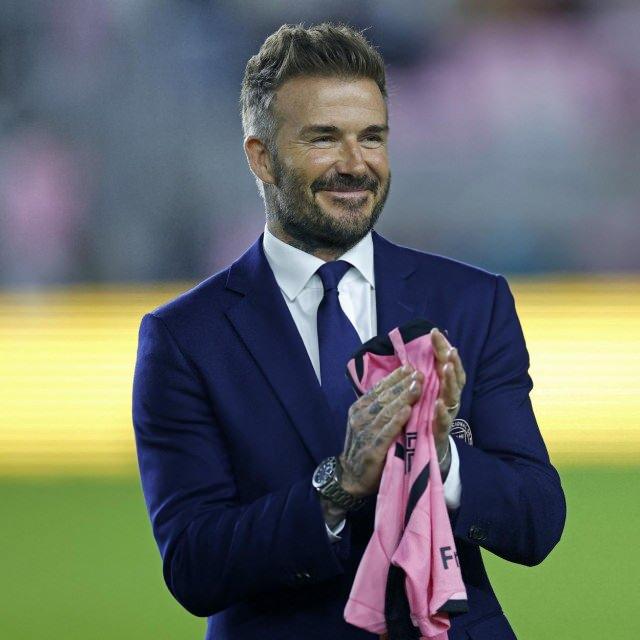 <p>LA Galaxy'e transferinin bir parçası olarak Beckham, MLS'de, indirimli bir "franchise" alma hakkı ücretiyle ligde "genişletme" takımı satın alınmasına izin veren bir anlaşmaya vardı.</p>