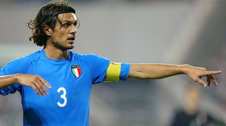 <p>Amerika'daki futbol yöneticiliği parlak geçmeyen Maldini, 2018'de İtalyan ekibi Milan'ın "Gelişim Direktörlüğü" teklifini kabul etti.</p>
