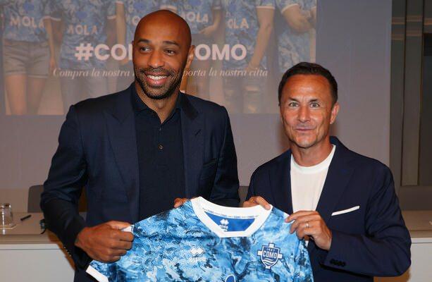 <p>1907'de kurulan İtalyan ekibi Como'ya 2022'de ortak olan Henry, eski İspanyol futbolcu Cesc Fabregas ile birlikte kulübün hissedarları arasında bulunuyor.</p>