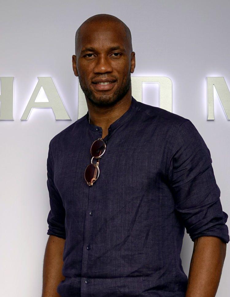 <p>Phoenix Rising'da bir süre oynadıktan sonra aktif futbol hayatına noktayı koyan Drogba, azınlık hissesi satın alarak kulübün futbol tarihindeki ilk "oyuncu-sahip" ünvanına sahip oldu.</p>
