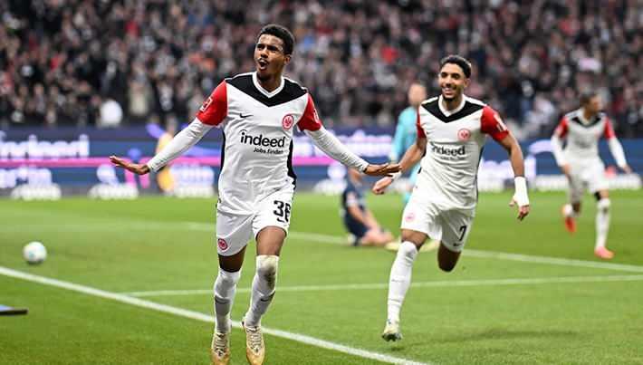 <p>9-Eintracht Frankfurt</p>
