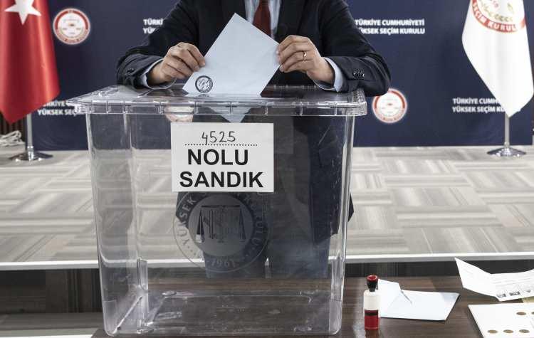 <p><strong>Zafer Partisi: </strong>Yüzde 3,8</p>
