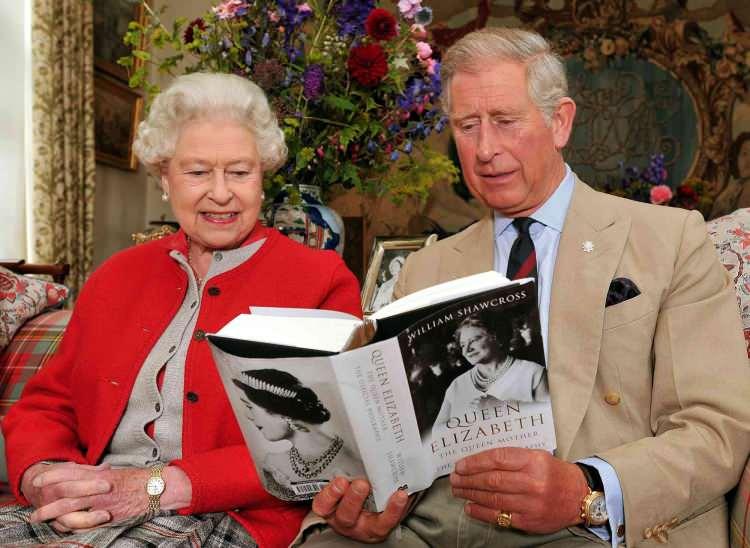 <p><span style="color:#000000"><strong>Dünyanın en uzun süre tahtta kalan monark unvanına sahip olan İngiltere Kraliçesi II. Elizabeth, 8 Eylül 2022 tarihinde yaşama gözlerini yumdu ve kraliyet köklü bir değişime adım attı. 64 yıl boyunca kral olmak için bekleyen Prens Charles, 70'li yaşlarında annesinin hükümdarlık koltuğuna oturmanın mutluluğunu yaşadı.</strong></span></p>