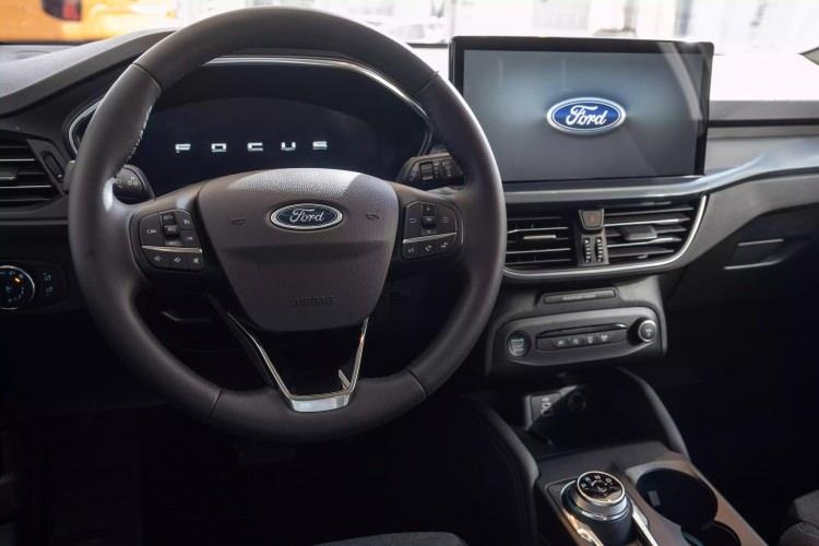 <p>Kontak 0 konumunda iken günlük kilometre sıfırlama düğmesine basılı tutarak kontağı açtığımızda veya motoru çalıştırdığımızda göstergedeki lcd ekranda bazı verilere ulaşırız.</p>
<p> </p>